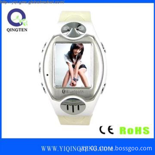 the latest Touch screen watch mobile with camera 2